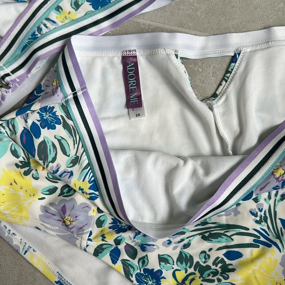 3X top and 2X bottom high waist cut out floral/stripe detail bikini - Picture 7 of 7